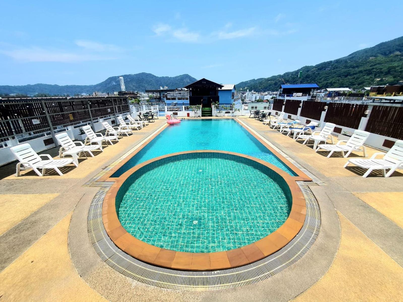 Issara Patong Beach Extérieur photo